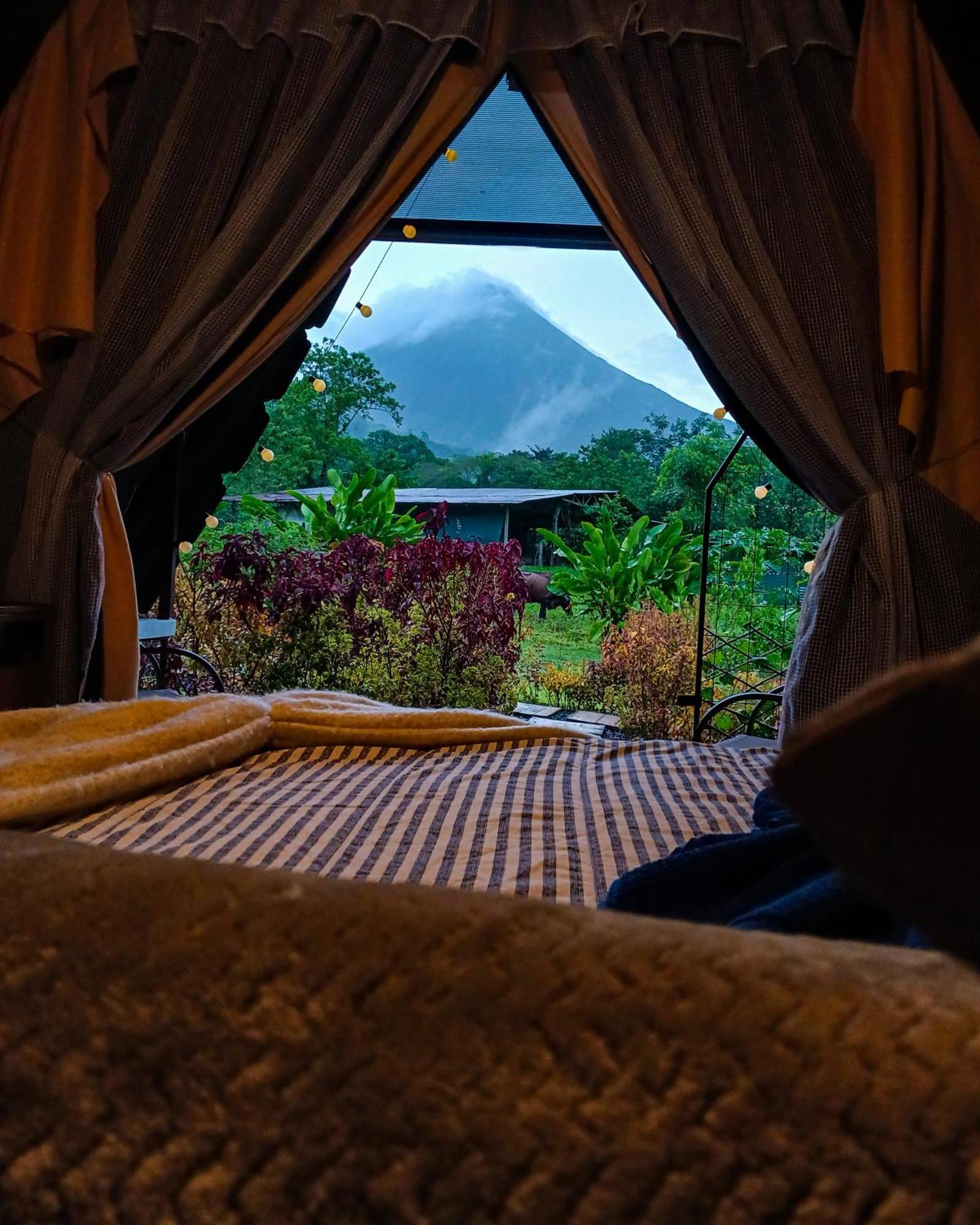 הוילה La Fortuna Flora Glamping De Abuela מראה חיצוני תמונה